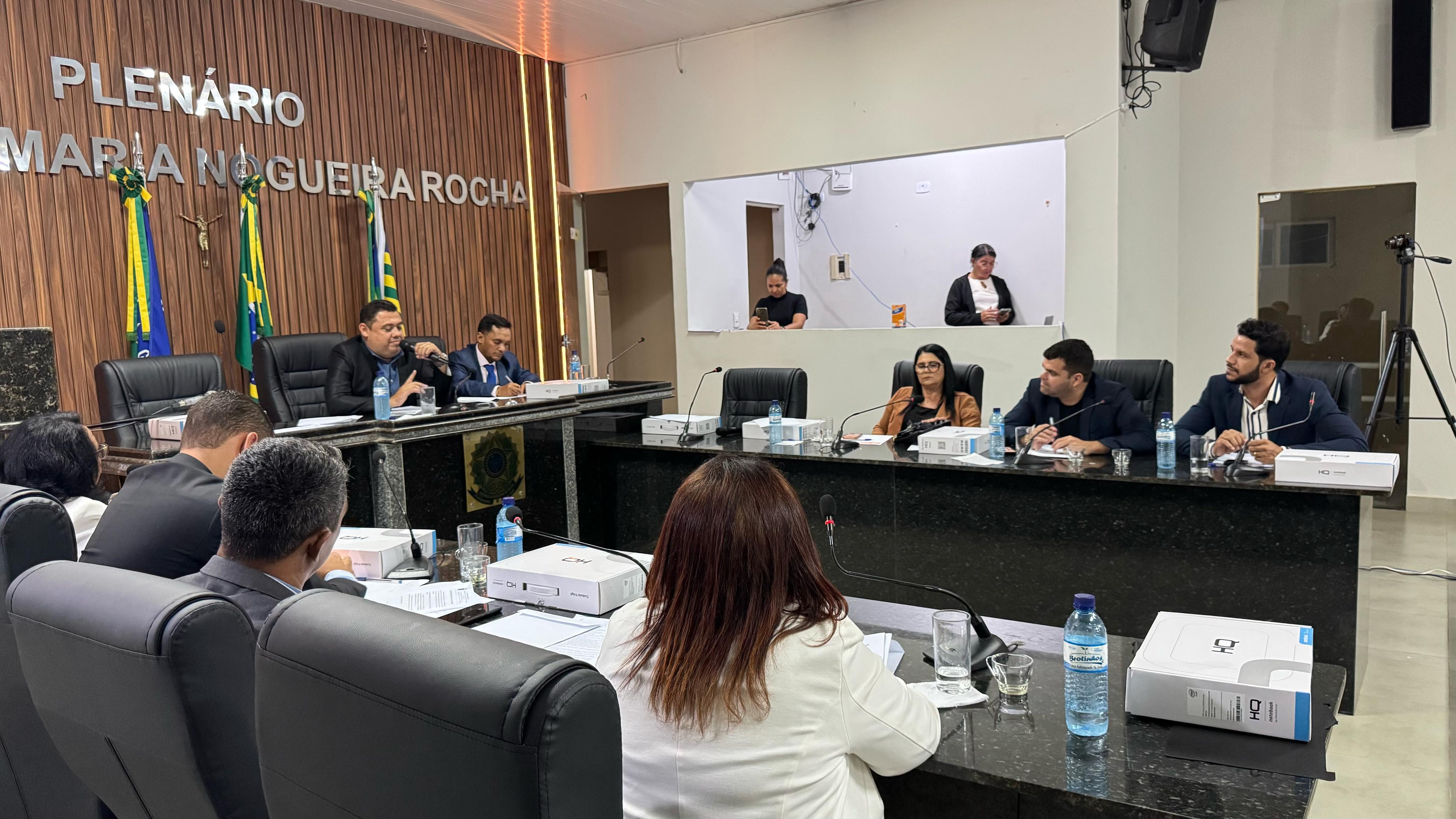  Câmara Municipal aprova reajuste de 6,27% aos professores da rede pública de Corrente