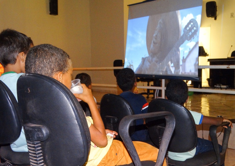  Câmara promove Semana da Criança com exibição de filmes infantis 