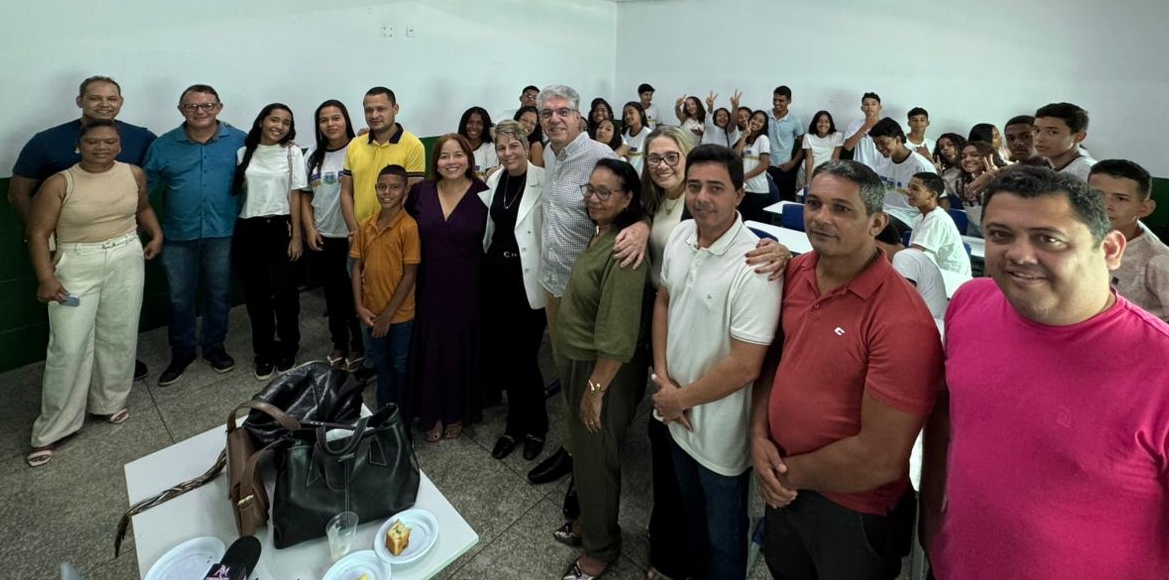 Vereadores de Corrente participam de entrega da reforma e revitalização da Escola Municipal Mário Nogueira